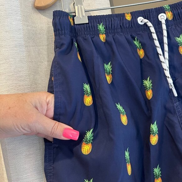 Maamgic Men's Lined Navy Pineapple Swim Trunk, Size Medium - Picture 5 of 9